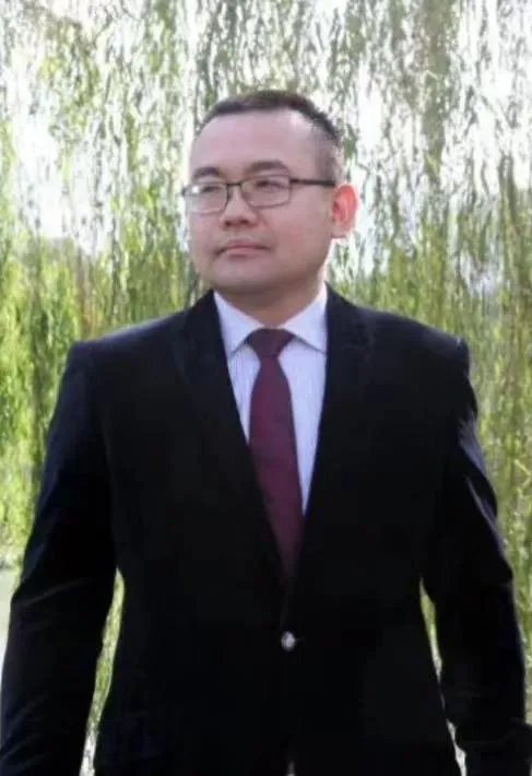 毛毅坚